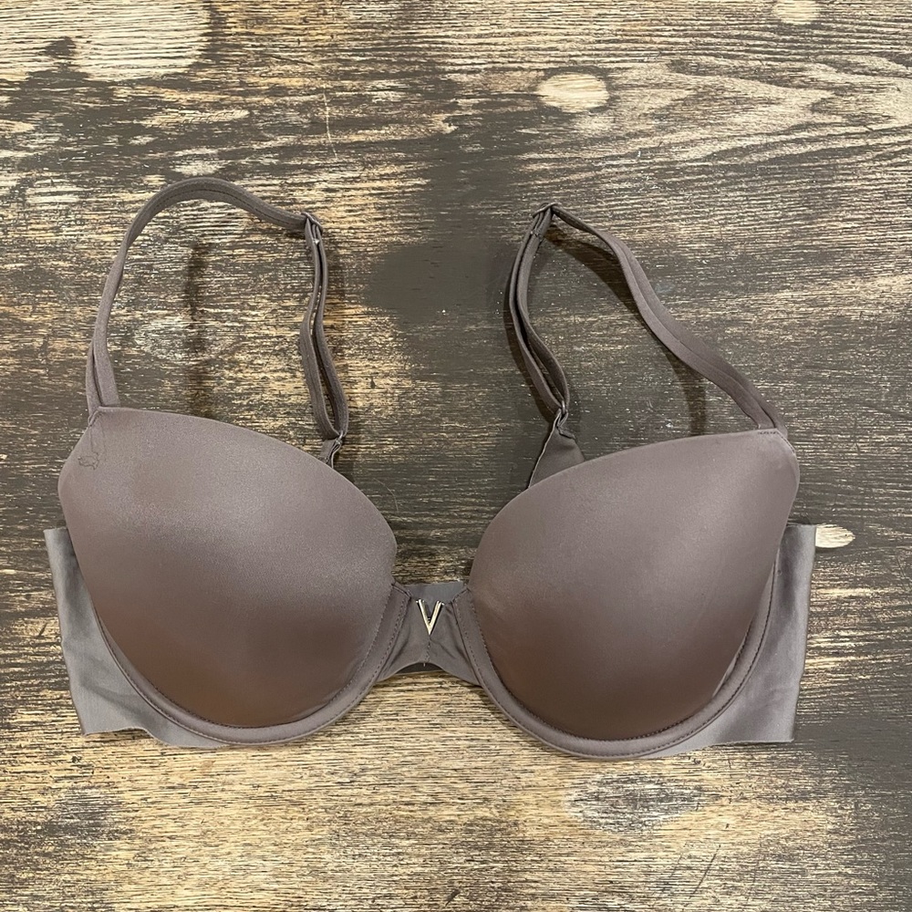 Grey VS Demi Bra